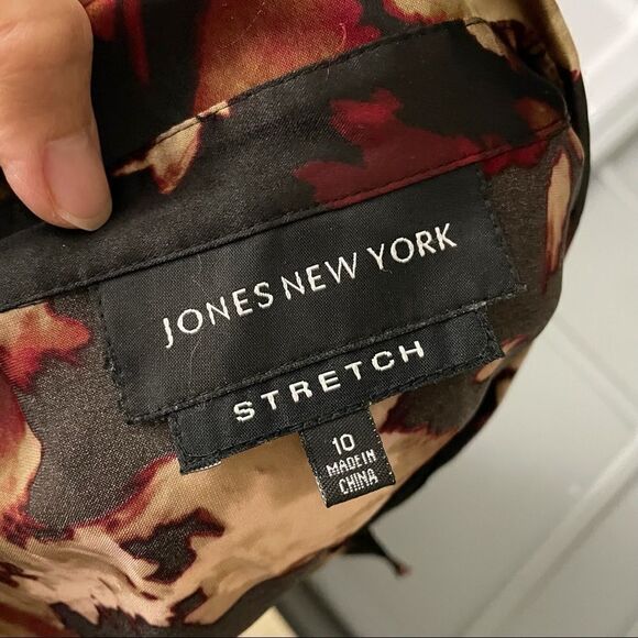 JONES NEW YORK STRETCH FLORAL RUFFLED LONGSLEEVE SATIN TOP W/ COLLAR‎ sz 10 - Picture 5 of 9